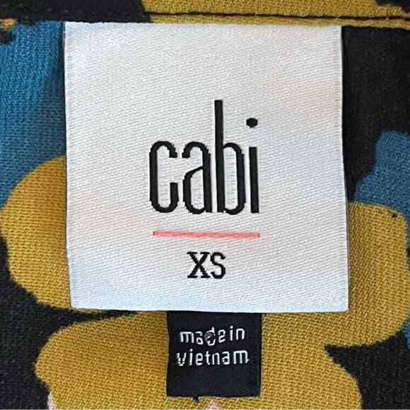 Cabi Black Bold Floral Button Down Cottage DollCore Shirt NWOT Size XS Oversized - Picture 8 of 11